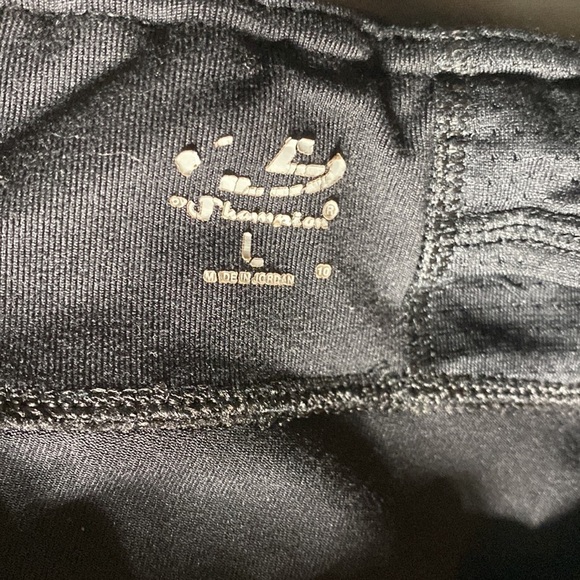 Champion yogi capris​​​ - Picture 3 of 4